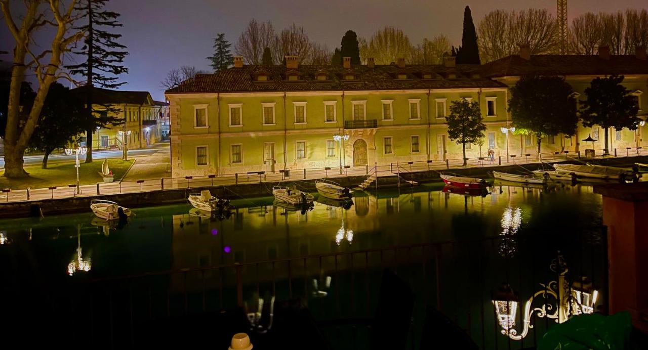 Time To Relax - La Terrazza Sul Lago Peschiera del Garda Luaran gambar