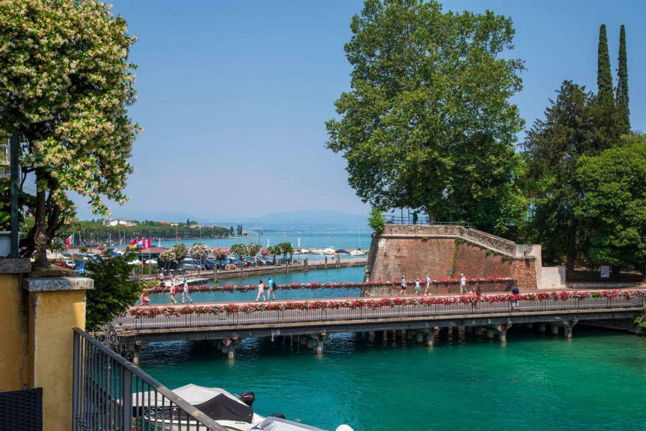 Time To Relax - La Terrazza Sul Lago Peschiera del Garda Luaran gambar